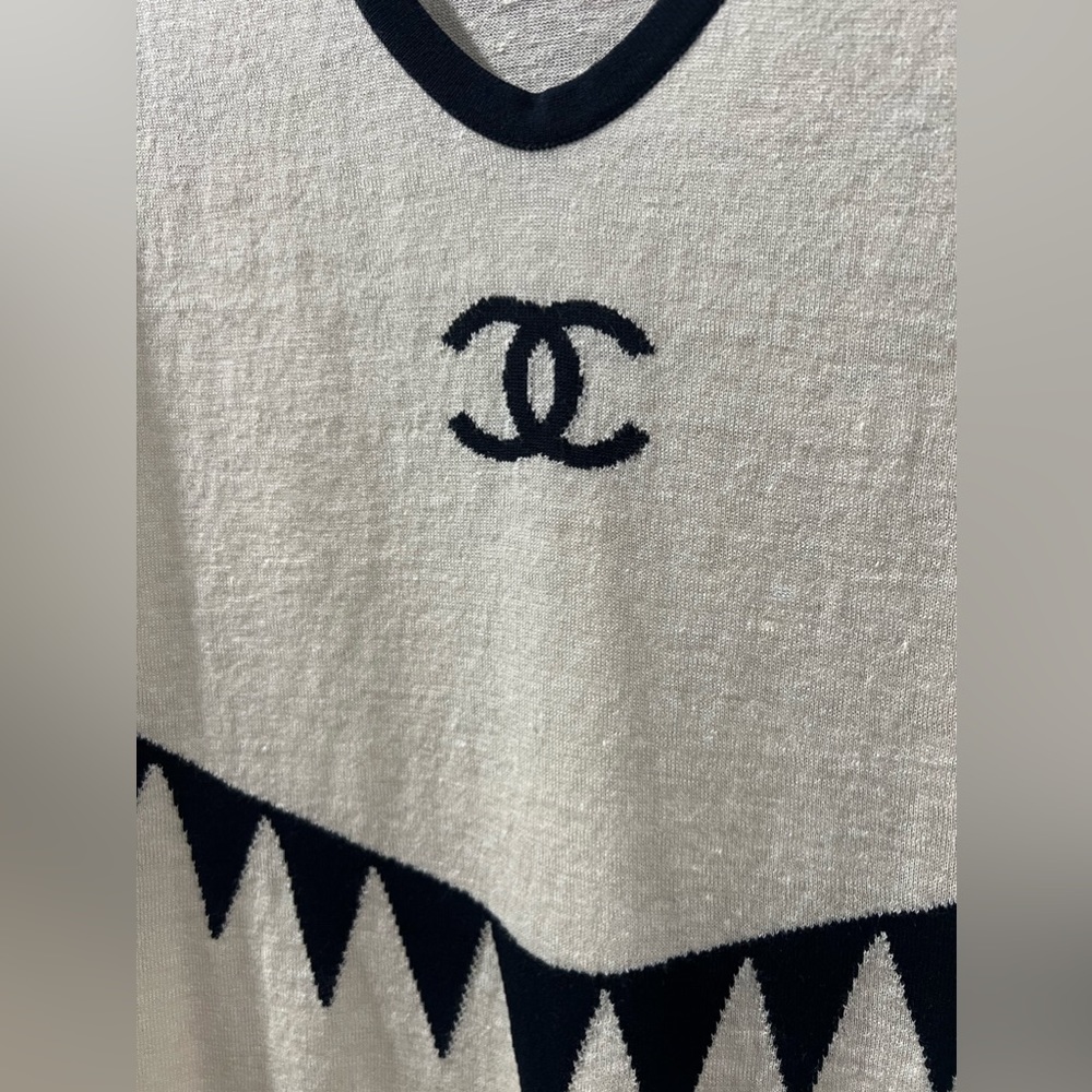 Chanel CC tank top - Picture 5 of 5
